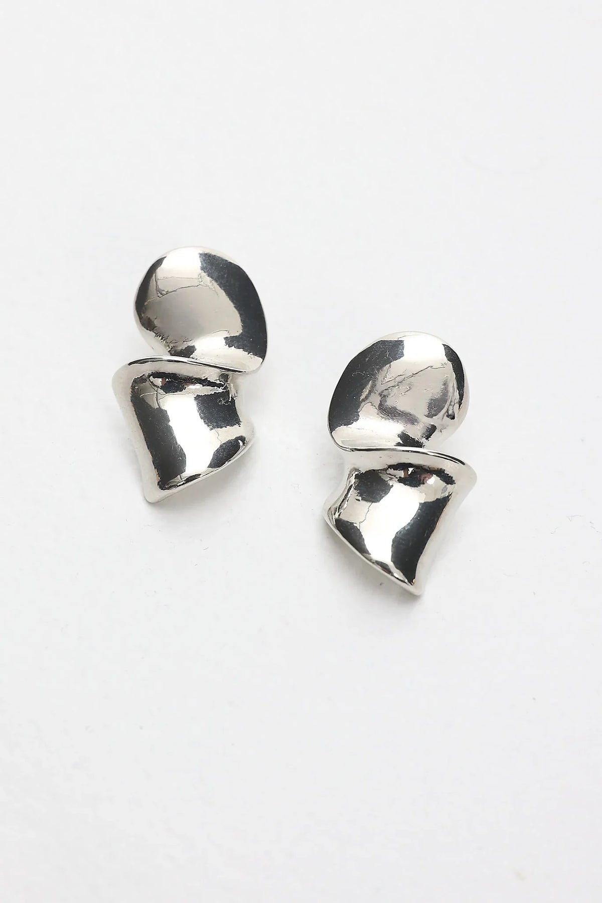 Iris Twist Earrings Silver